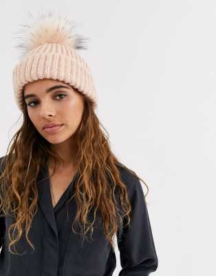 шапка бини с помпоном. розовая шапка. шапка вязаная с помпоном женская. белая шапка бини коламбия. шапка с помпоном женская.