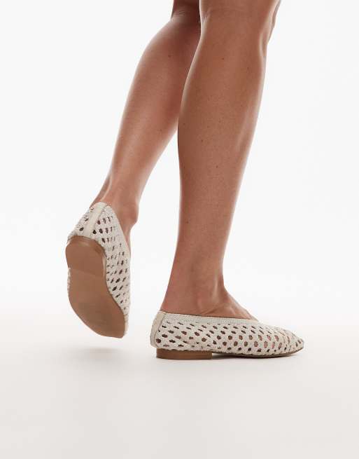 Topshop Beatti woven flat shoes in off white, 2 of 4