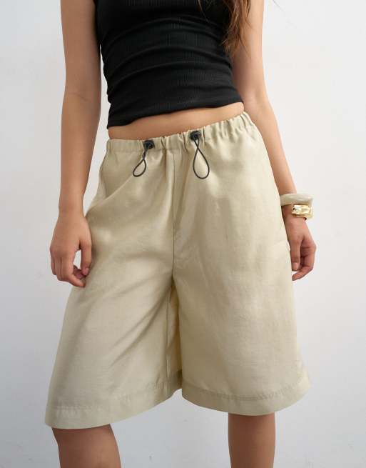 Topshop – Beige, långa, a-linjeformade shorts i taft, 3 av 5