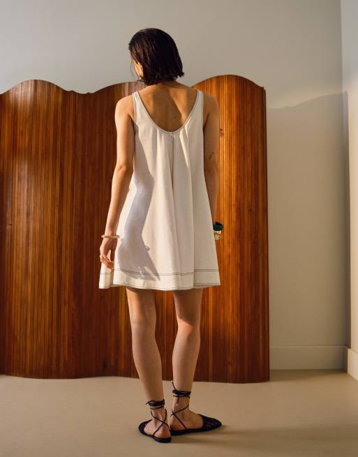 Topshop – Beige miniklänning i lin och trapetsstil med bred fåll och kontrastsömmar, 3 av 4