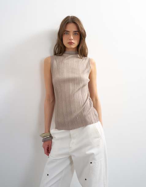 Topshop – Beige, plisserad, ärmlös topp med hög krage - view 1
