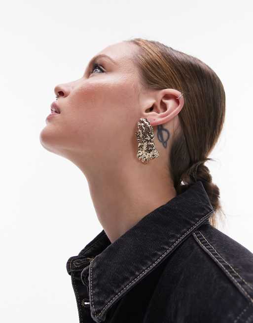 Topshop – Beijing – Guldfärgade stora stiftörhängen i smält design