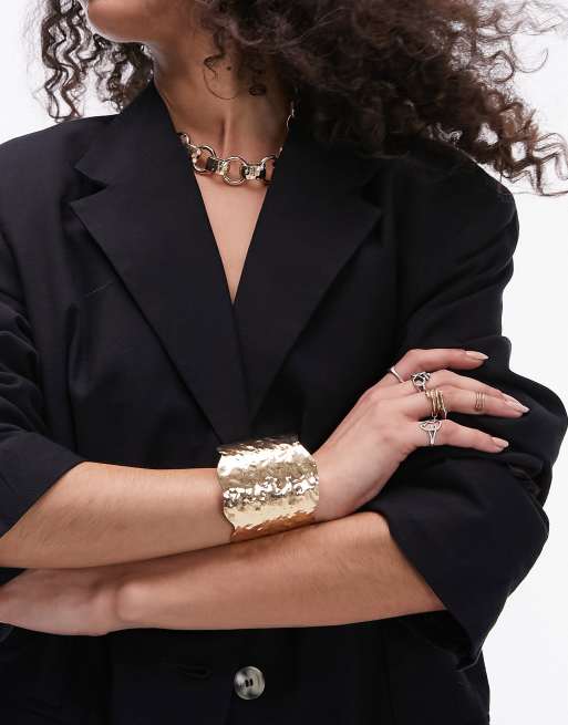 Topshop - Bella - Bracciale rigido color oro con dettaglio martellato