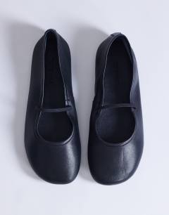 Bella leather round toe ballet flat in black