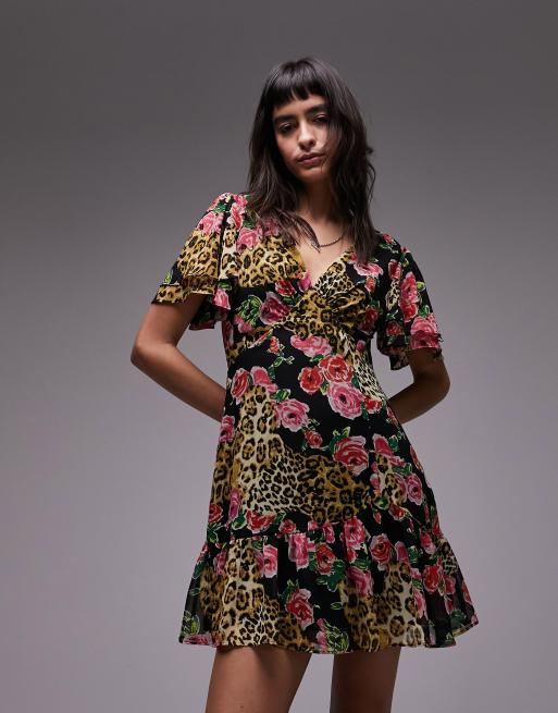 Topshop – Bella – Sukienka z rozkloszowanymi rękawami w różowe róże i cętki