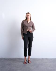 Bengaline 3/4 length capri in black