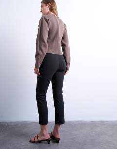 Model wearing Bengaline 3/4 length capri in black