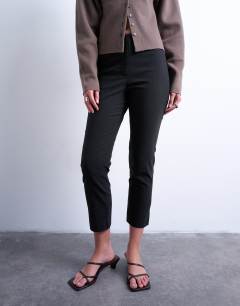 Model wearing Bengaline 3/4 length capri in black