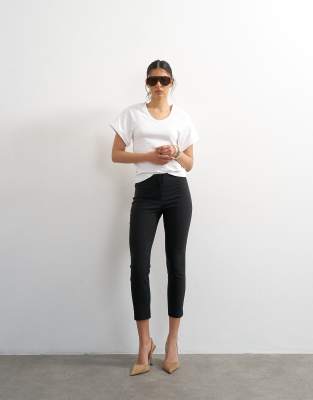 Topshop Bengaline Capri 3/4 Length In Black