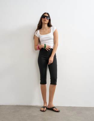 Topshop Bengaline Capri Pants In Black