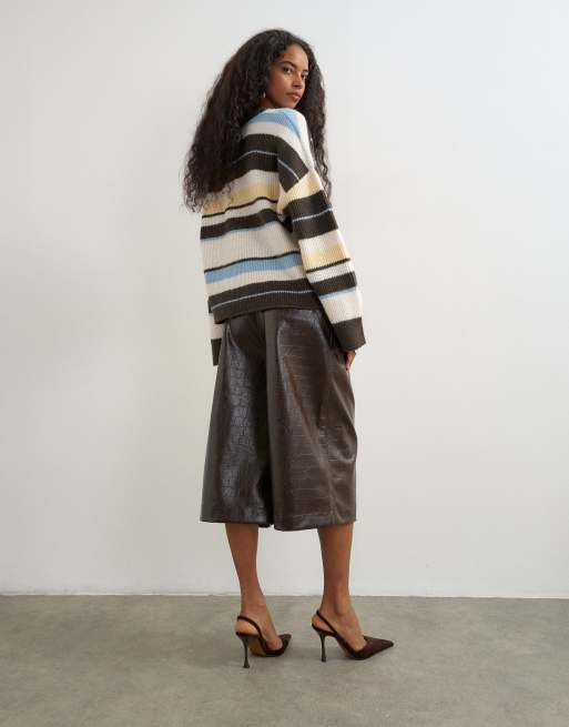 Topshop bermuda met A-lijn van imitatieleer met croco-effect in donkerbruin, 4 van 5