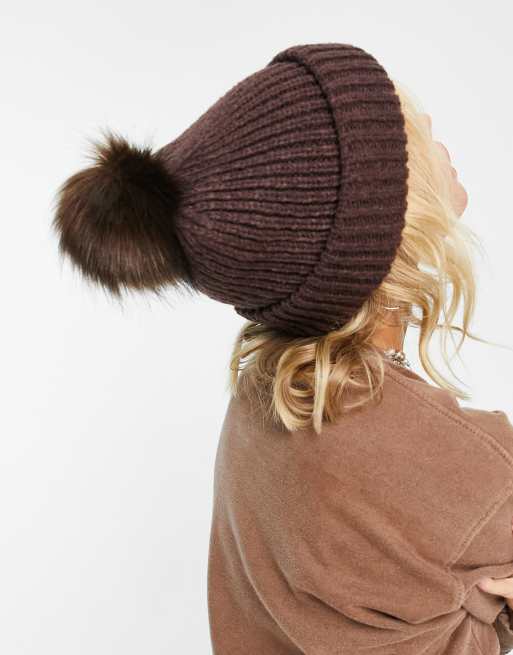 Topshop - Berretto color cioccolato con pompon