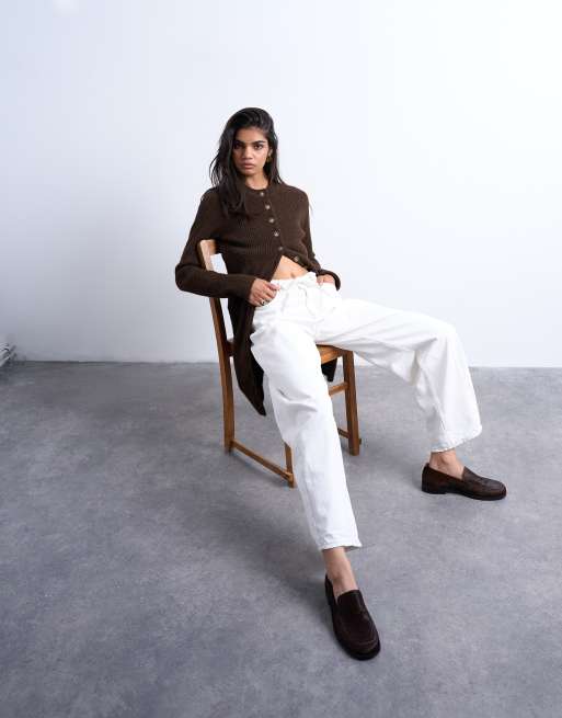Topshop – Białe jeansy z baryłkowymi nogawkami i podwyższonym stanem z wiązanym paskiem