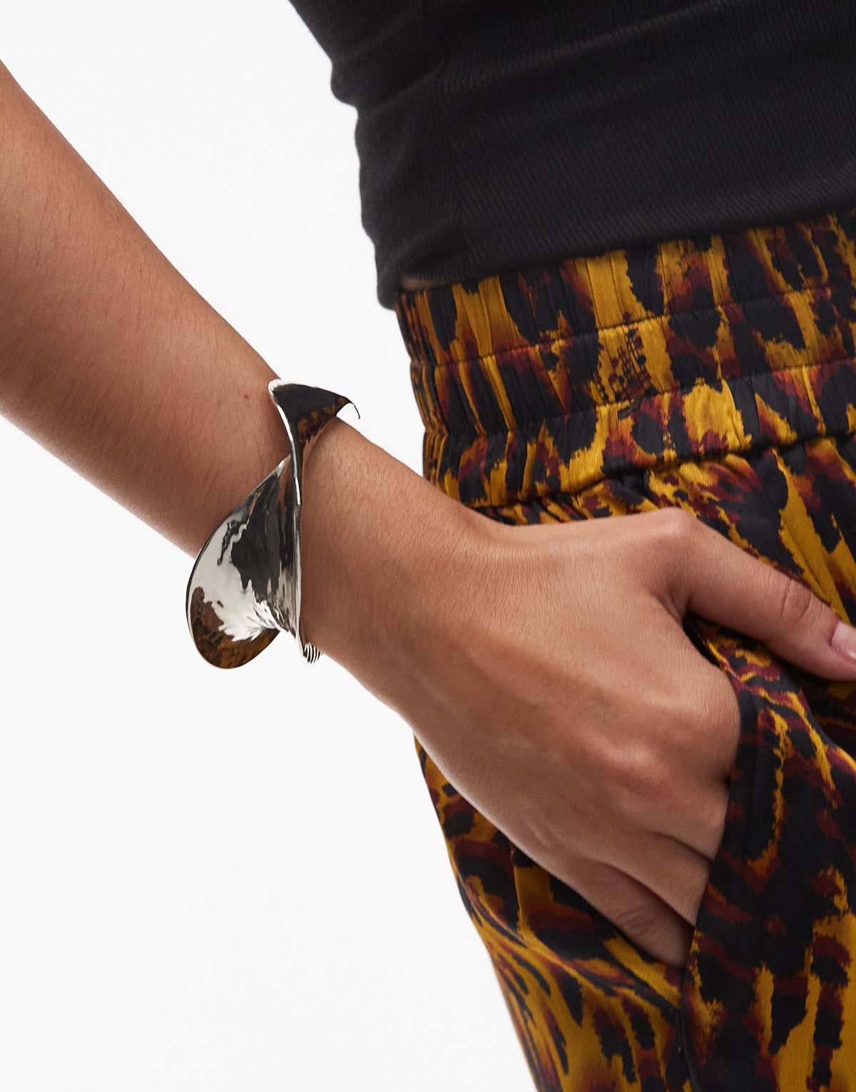 Topshop Bianca chunky twisted bracelet in silver