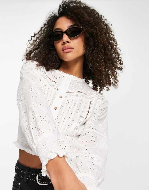 Topshop – Biały marszczony top z ażurowymi koronkowymi wstawkami