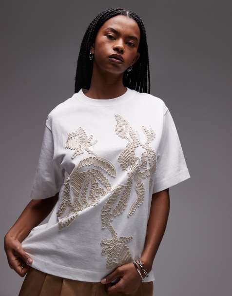Topshop – Biały T-shirt oversize z haftowanym kwiatowym wzorem z rafii - view 1