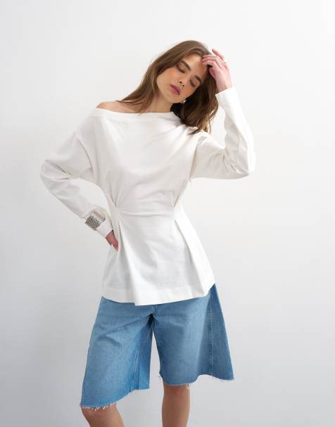 Topshop – Biały taliowany top z odkrytym ramieniem - view 1
