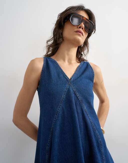 Topshop – Blå maxiklänning i denim med v-ringning och dekorativ söm, 2 av 4