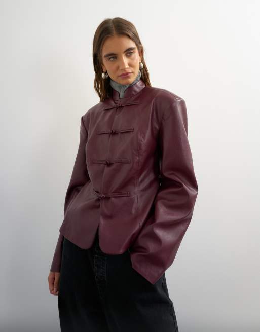 Topshop blazer à fermeture brandebourg en imitation cuir, coloris figue, 1 de 4