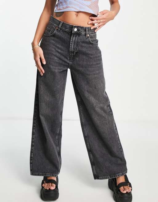 Topshop – Bleksvarta boyfriend-jeans med låg midja