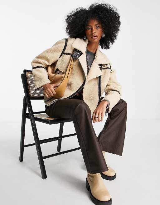 Topshop - Blouson style motard en imitation peau de mouton avec détails contrastants en imitation cuir - Crème
