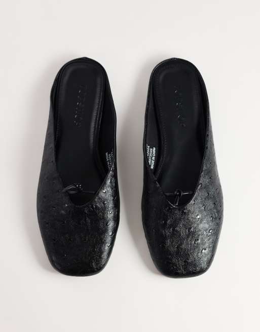 Topshop Blythe knotted flat mule in black textured, 3 of 4