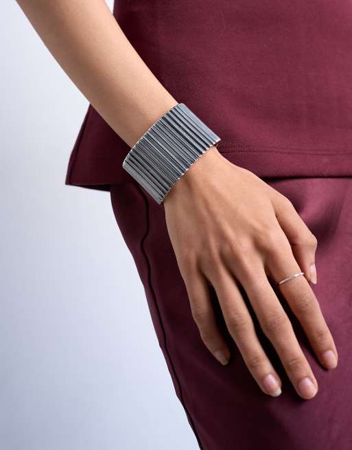 Topshop bobbi bangle in silver, 2 of 3