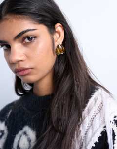 Bobbi triangular stud pearl earrings in silver