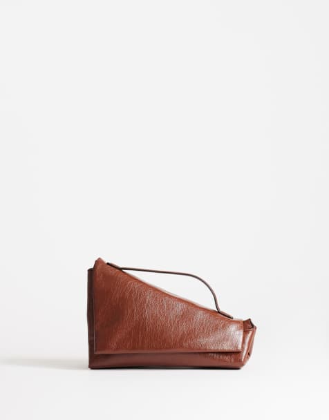 Topshop - Bolso de mano Delta mediano con asa superior y tachuelas piramidales en marrón tostado - view 1