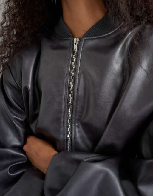 Topshop bomber jacket oversize con zip in pelle sintetica nero slavato, 2 di 4