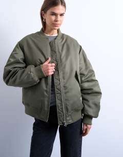 Bomber with contrast lining in green 