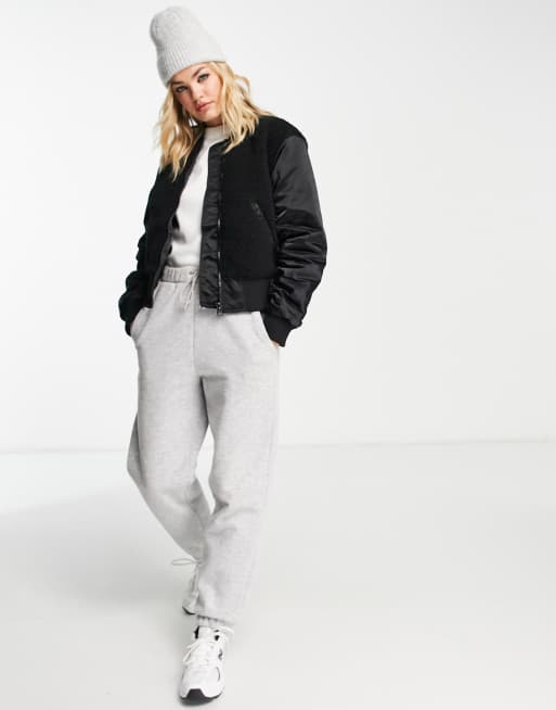 Topshop – Bomberjacke aus einer Mischung aus Satin und Teddyfell in Schwarz, 4 von 4