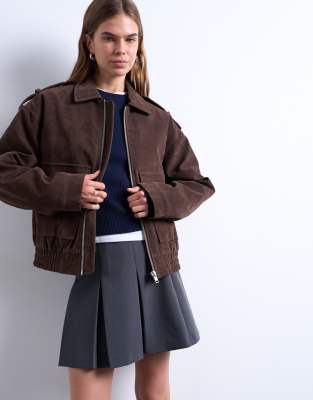 Topshop - Bomberjacke aus Wildlederimitat in Schokobraun mit Steppfutter und Druckknopfdetails-Brown