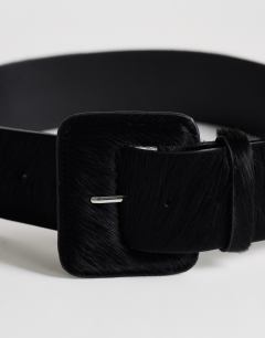 Model wearing Bonnie hair on real leather belt in black