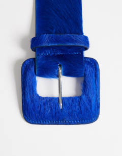 Model wearing Bonnie hair on real leather belt in cobalt