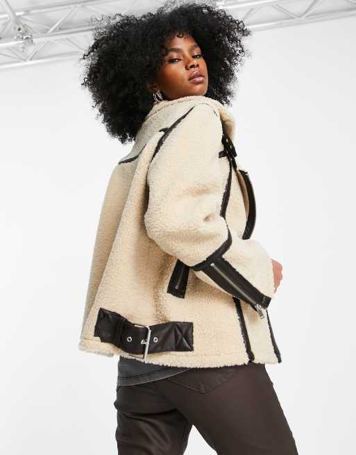 Topshop - Borg bikerjack met contrasterende details van imitatieleer in crème, 2 van 4