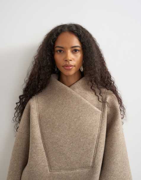 Topshop Borg-Sweatshirt mit Wickelkragen in Hafer - view 1