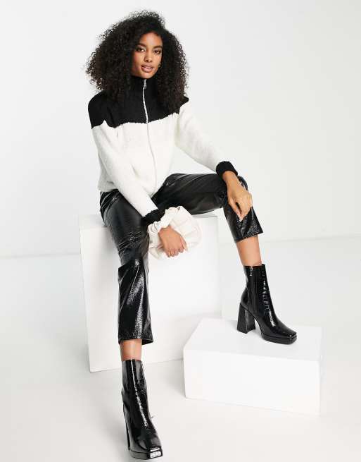 Topshop – Bouclé-Strickpullover in Schwarz-Weiß mit Blockfarbendesign und Reißverschluss, 4 von 4