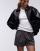 Thumbnail 1 van 5