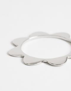 Model wearing Bradley bangle in silver