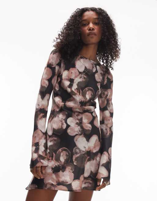 Topshop – Brązowa sukienka mini ze skosu z rozszerzanymi rękawami w kwiatowy wzór
