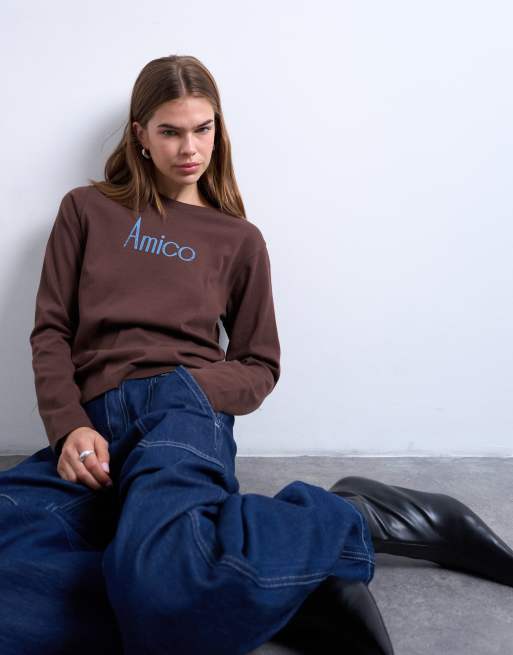Topshop – Brązowy T-shirt o pudełkowym kroju z długimi rękawami i grafiką „Amico“