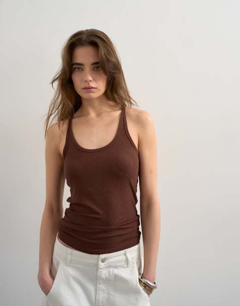 Topshop – Brązowy top premium o fasonie bokserki na cienkich ramiączkach z dekoltem w kształcie litery U - view 1