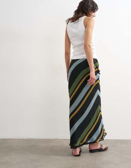 Topshop – Bredrandig, diagonalskuren maxikjol i chiffong, 4 av 5