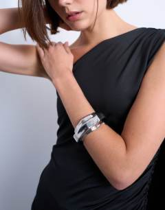 Brena asymmetric bangle in silver