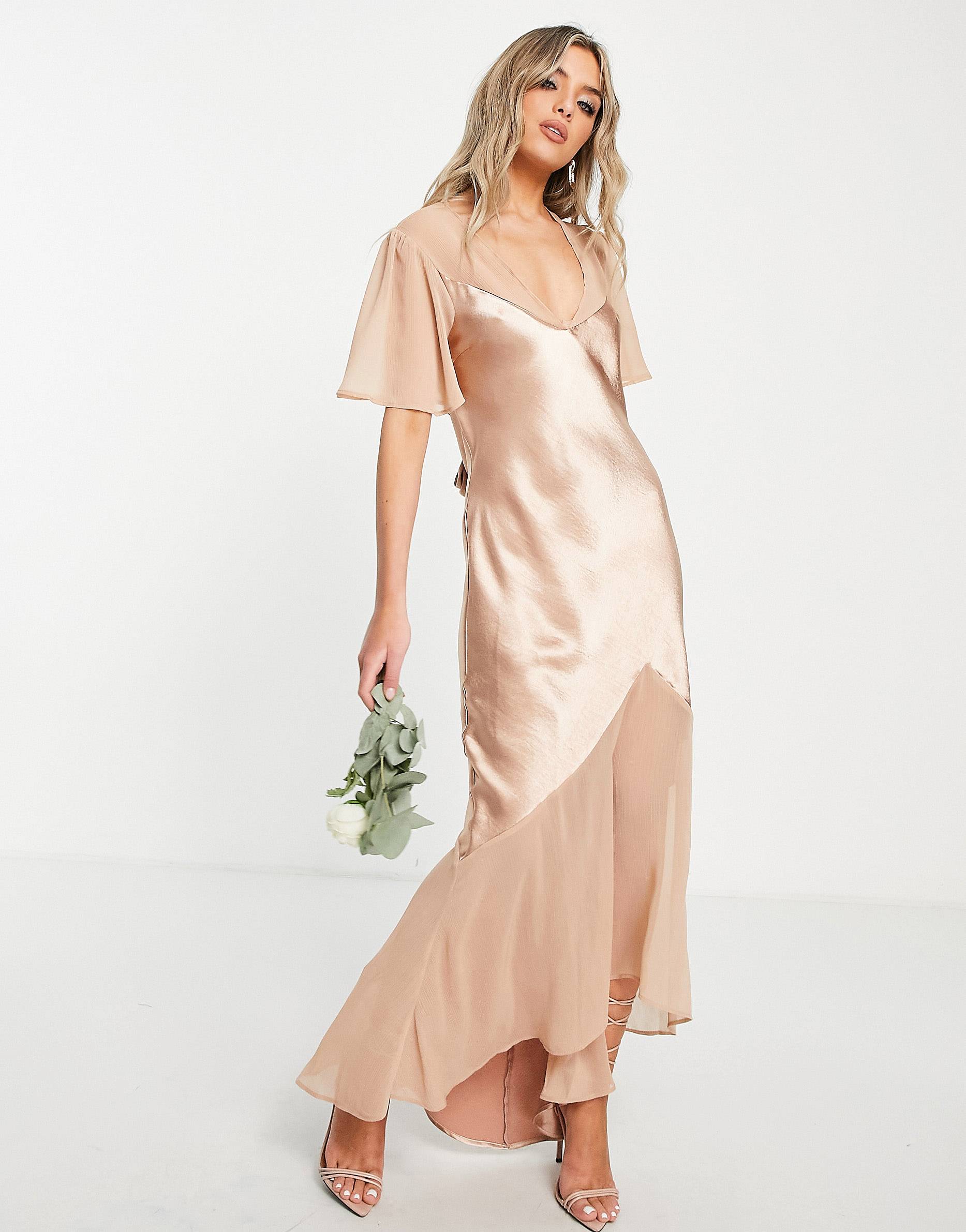Topshop – Bridesmaid – Pudroworóżowa sukienka z mieszanki materiałów z rozkloszowanymi rękawami-Różowy