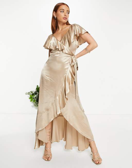 Topshop Bridesmaid – Złota satynowa sukienka kopertowa z falbanką