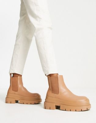 Topshop Brody chunky chelsea boot in camel - ASOS Price Checker