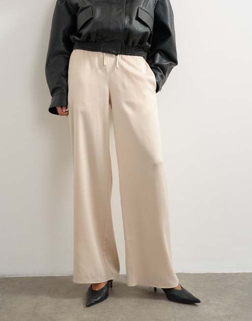 Topshop - Broek van satijn met wijde pijpen en gestrikte taille in ecru, 4 van 5