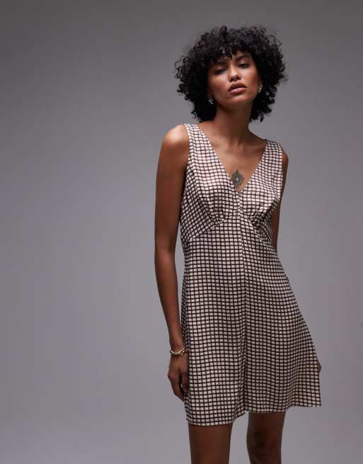 Topshop - Brun playsuit i satin med V-hals og små tern, 3 af 4